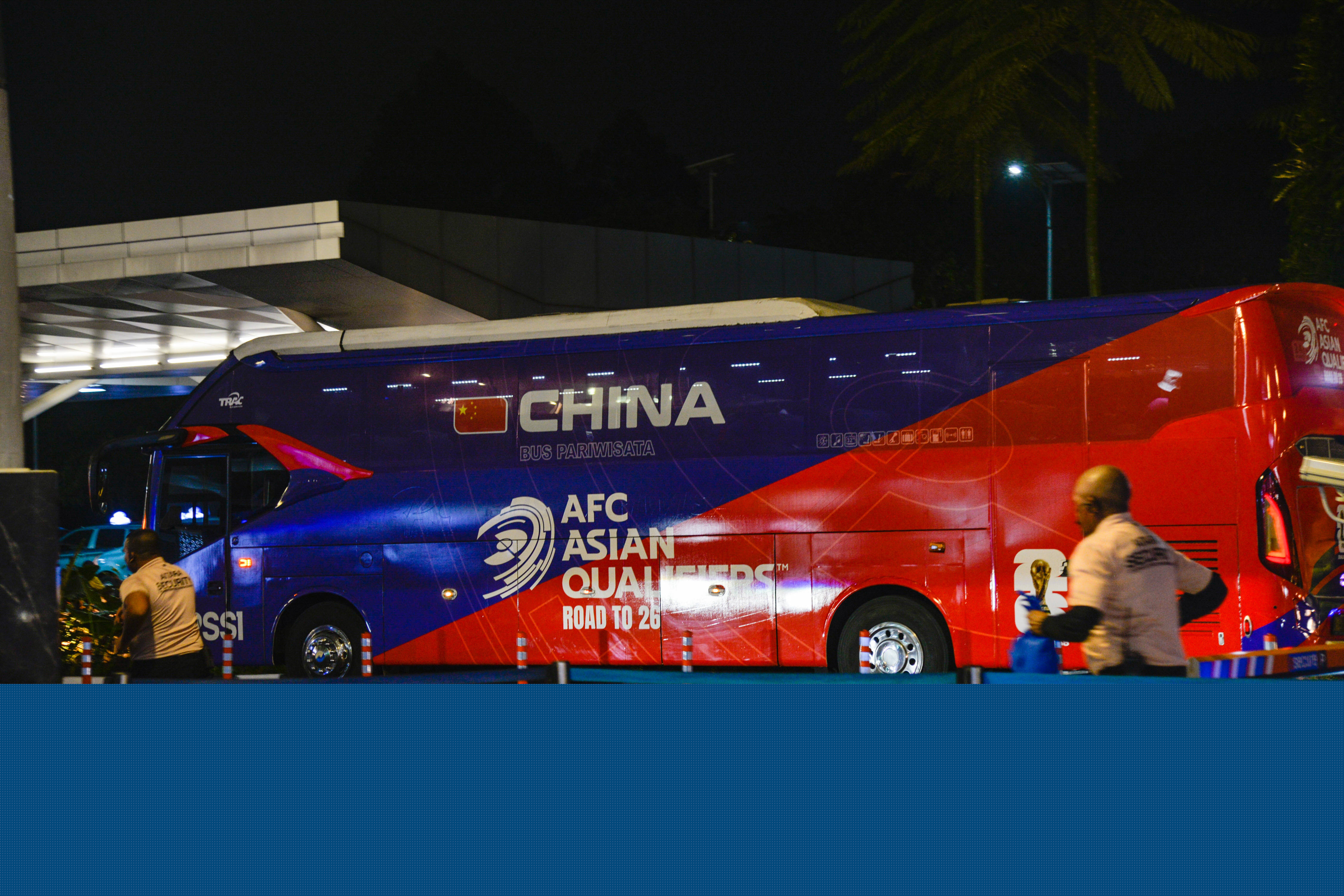 中國國家橄欖球隊(duì)對(duì)印度尼西亞的主要陣容基本上是最終確定的 王Yudong與張Yuning合作 通過了鳥的前中場球員